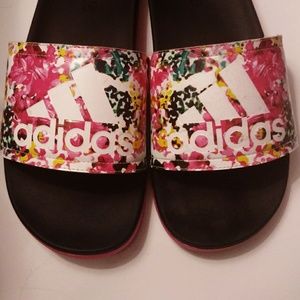 addias slides 🌸Size 9